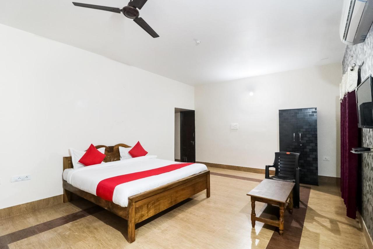 OYO 64921 Purple Villa Bhubaneswar Esterno foto