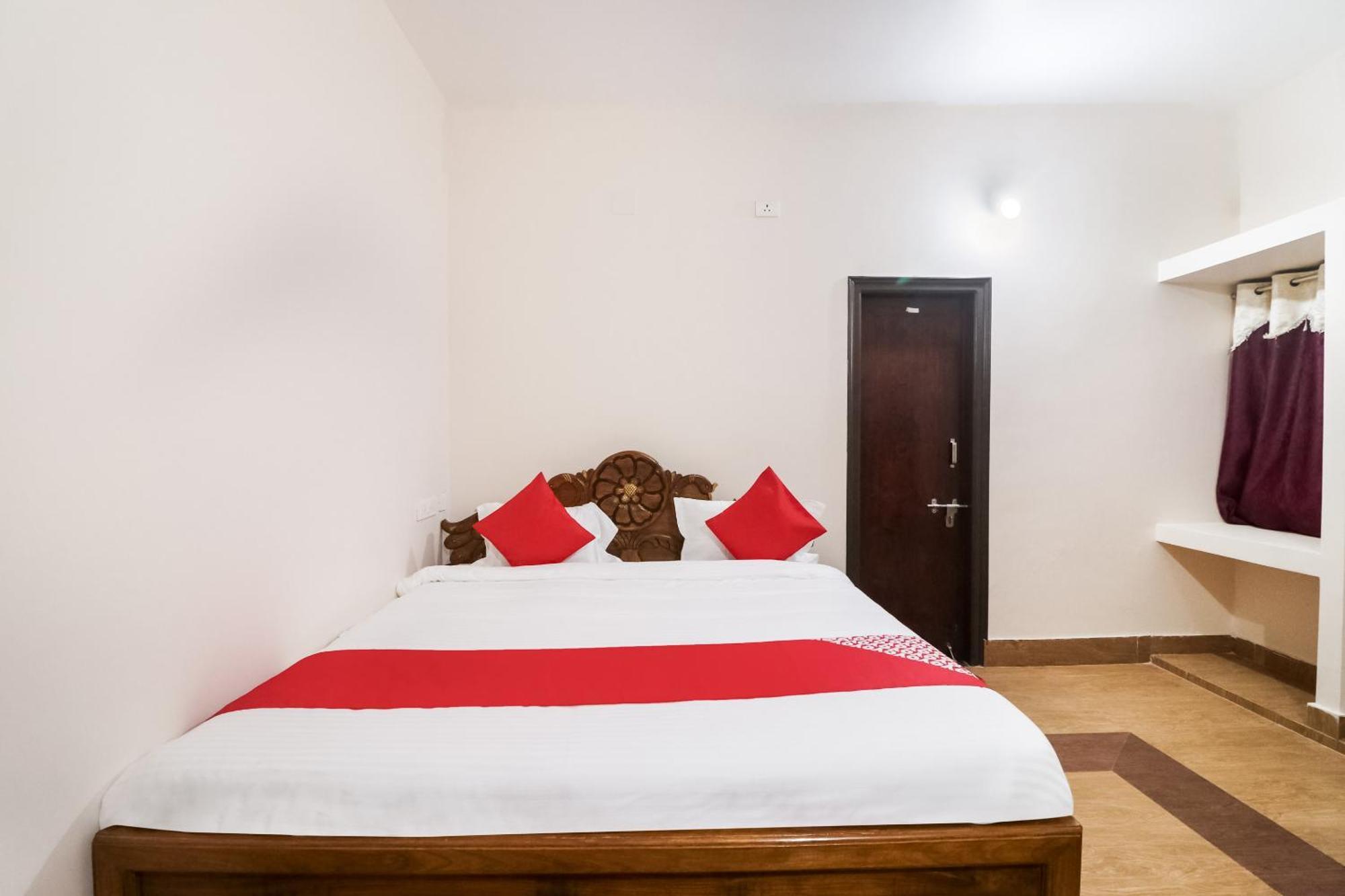 OYO 64921 Purple Villa Bhubaneswar Esterno foto